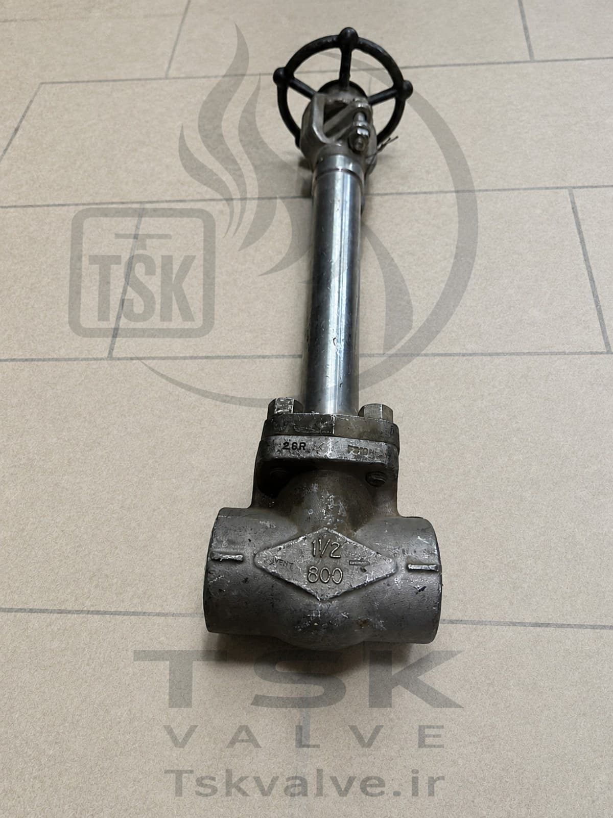 SWI 1-1/2 inch Class 800 F316L npt gate valve